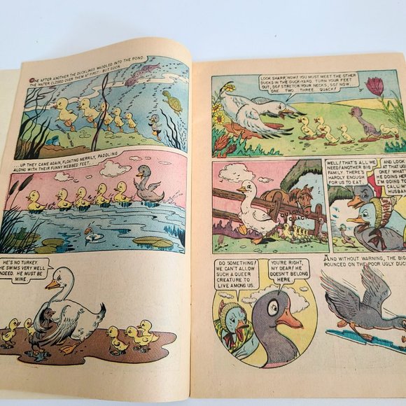 2 vintage kids books 1950s-1960s. The ugly Duckling. At the Palace Gates. - Picture 5 of 16